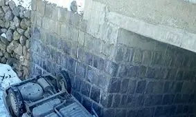 سقوط خودروی حامل دانش آموزان از پل روستاى فيروزيان