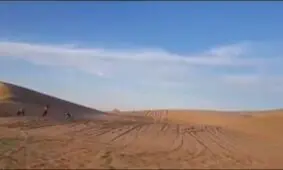 سافاری در کویر زیبای بشرویه با رمل‌هایی مرتفع/فیلم