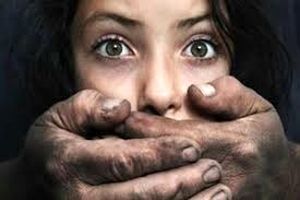 تجاوز پدر به دختر 13 ساله اش در انباری!
