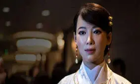 ربات انسان‌نما در مراسم رسمی و دولتی چینی‌ها