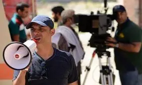 پاسخ های «پیمان معادی» به چند مچ‌گیری درباره فیلم «بمب یک عاشقانه»