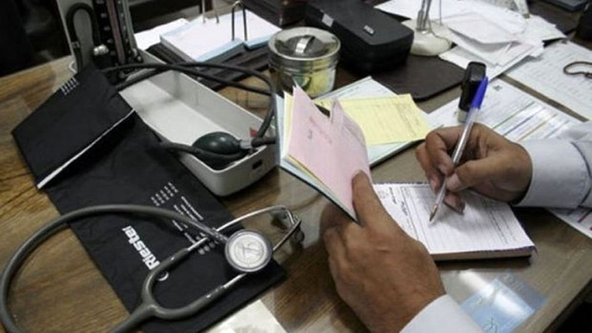تلاش دیگری برای مالیات ندادن؟/ مخالفت پزشکان با «تجاریسازی مطب»