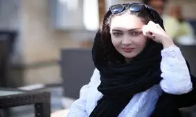 عکس/فوتبال‌بازی‌کردن نیکی‌کریمی با کفش پاشنه‌بلند!