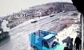 نجات معجزه‌آسای راننده ال90 از مرگ حتمی + فیلم