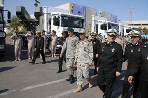 رئیس ستادکل نیروهای مسلح ازکارخانجات نیروی دریایی ارتش بازدید کرد