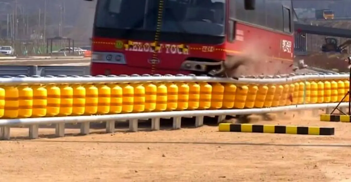 جاده‌های ایمن با گاردریل‌های چرخان