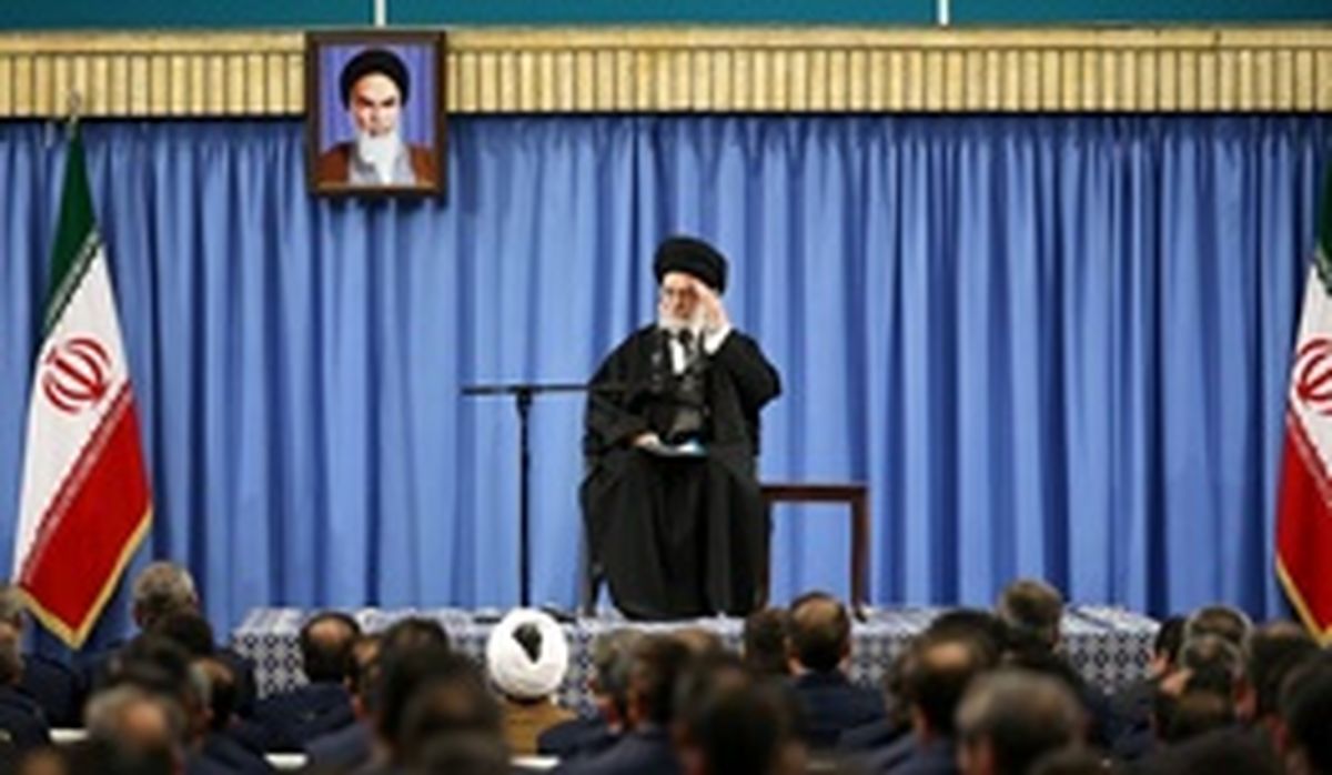 رهبرانقلاب:چرا از اوباما متشکرباشیم،بخاطر تحریم؟/ترامپ میگوید از من بترسید،نه!مردم پاسخش را میدهند