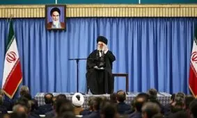 رهبرانقلاب:چرا از اوباما متشکرباشیم،بخاطر تحریم؟/ترامپ می‌گوید از من بترسید،نه!مردم پاسخش را می‌دهند