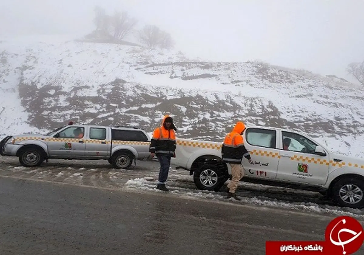 بارش برف و کولاک در لرستان سبب اختلال در تردد جاده‌ای می‌شود