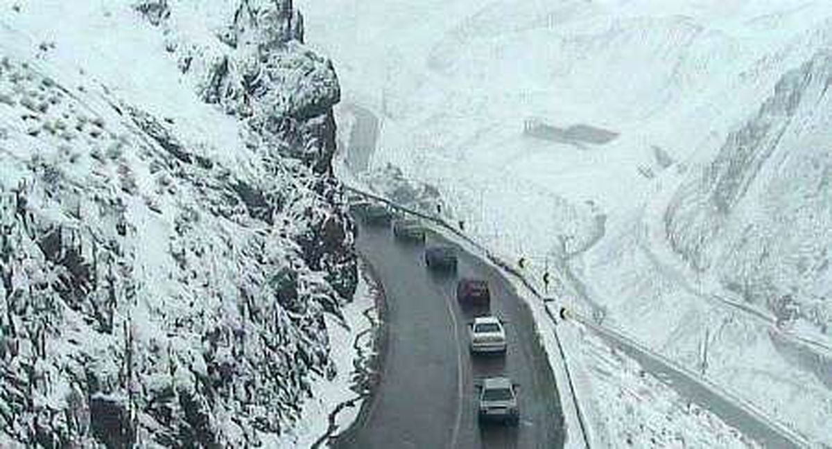 خطر ریزش سنگ در جادههای کوهستانی البرز