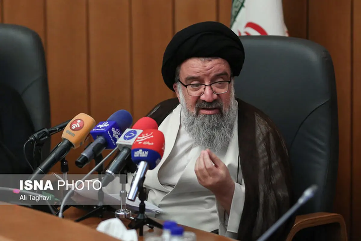 خاتمی: یک موی پرانتقادترین مسئول کشور به تمام نظام سابق می‎ارزد/محمدرضا شاه لائیک محض بود؛ او مردم را نق زن و پف‌یوز می‌خواند