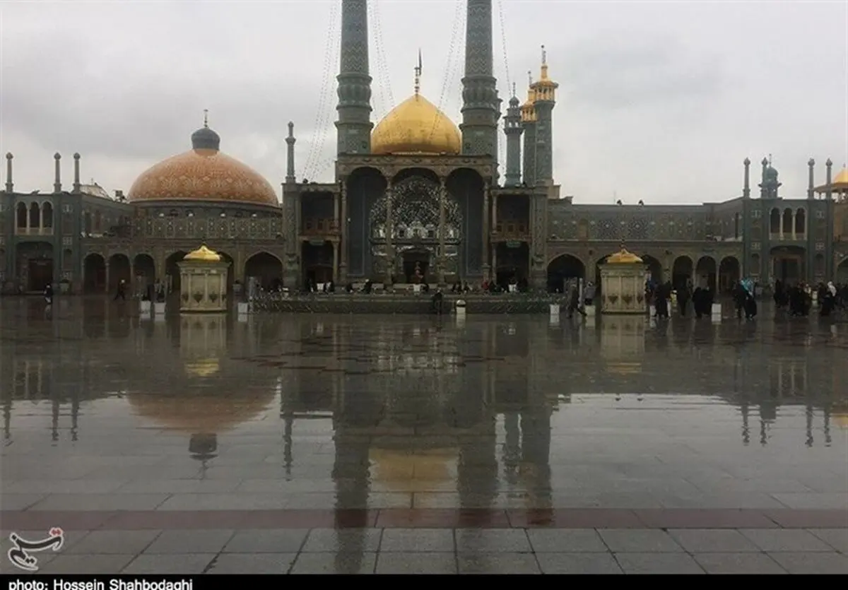بارش زیبای باران الهی در حرم حضرت معصومه(س) به روایت تصویر