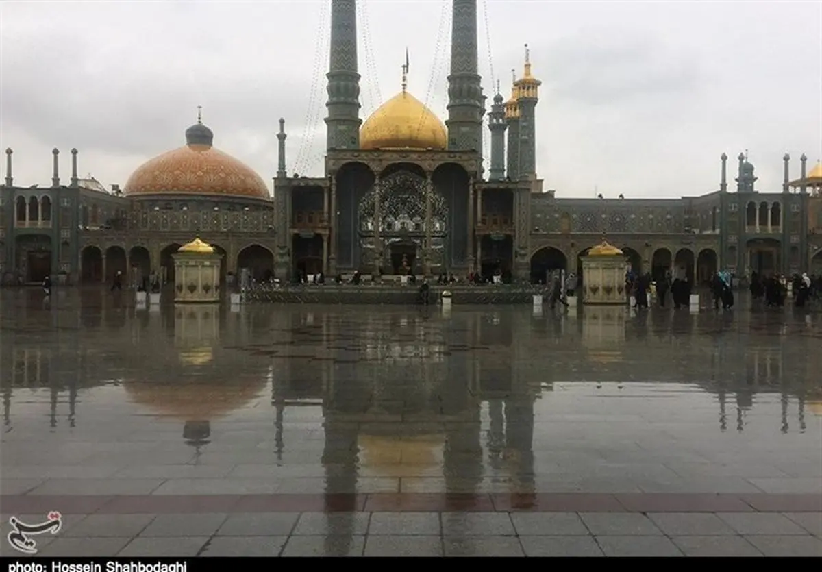 بارش زیبای باران الهی در حرم حضرت معصومه(س) به روایت تصویر