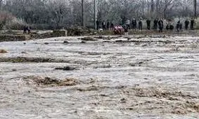 خودروی شاسی بلند هم گرفتار در سیلاب اندیکا شد ! +فیلم