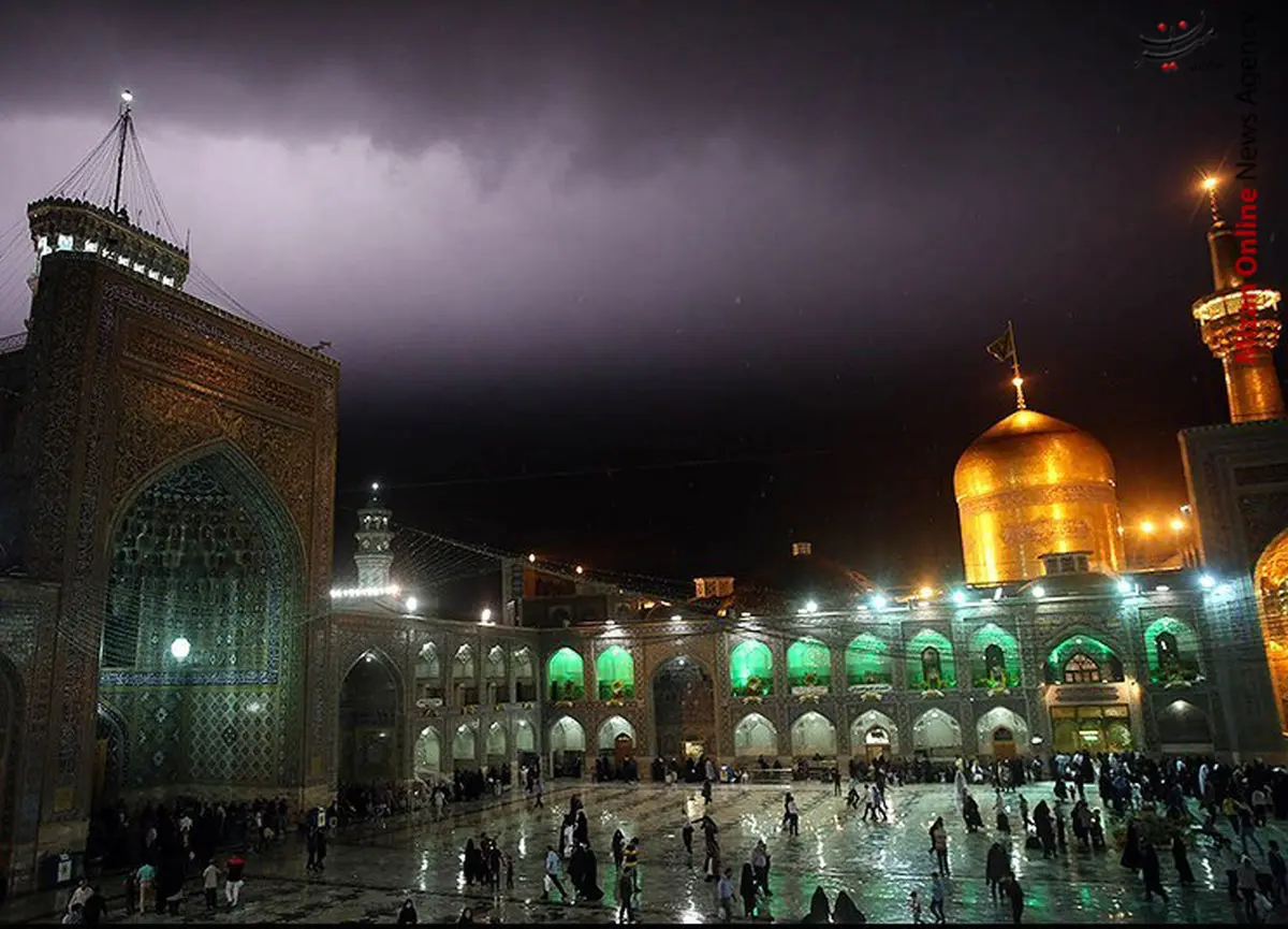 تصاویری ناب از حال و هوای بارانی حرم امام رضا(ع)