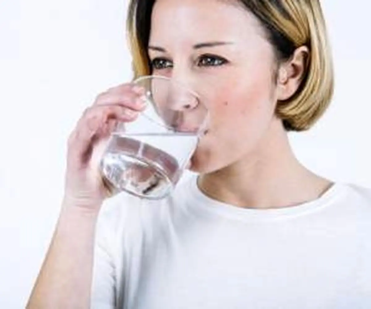 وقتی ادرار این رنگی است نوشیدن آب خطرناک است!