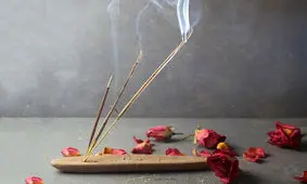 خواص دود کردن عود از سیر تا پیاز