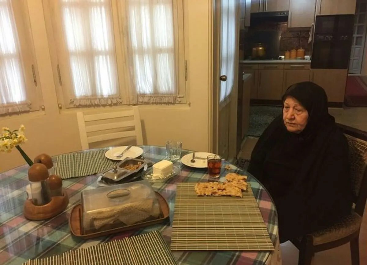 عفت مرعشی: «آشیخ اکبر» زنده است/انقلابی ها با امکانات بیت المال به او توهین کردند و تهمت زدند