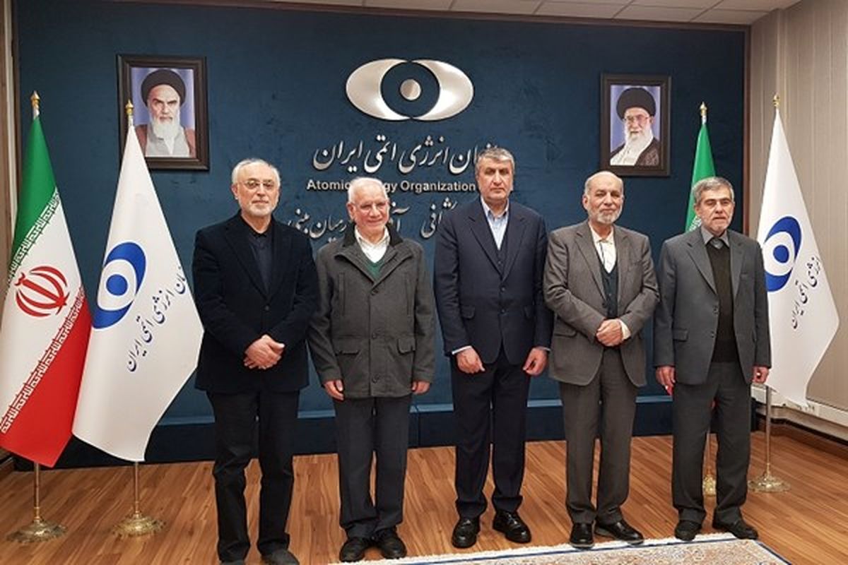 نشست رئیس سازمان انرژی اتمی با روسای پیشین