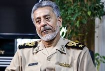 تصویر کمیاب دریادار سیاری حین تمرین تفنگداری دریایی/ عکس