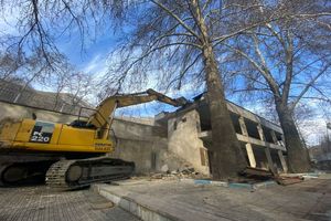 تخریب بنای وزارت نیرو در حریم رودخانه کرج
