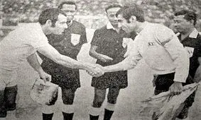 تصویر روی جلد نشریه طنز توفیق به مناسبت بازی فوتبال ایران و اسرائیل سال 1349