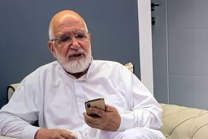 دیدار فرزندان میرحسین موسوی با کروبی/ رئیس اسبق مجلس: انحراف از انقلاب و آرمان‌ شهدا بنحوی است که برخی نظامی‌ها در مجلس برای پوتین یقه پاره می‌کنند/ بعید می‌دانم اگر حزب توده هم در قدرت بود بیش از این در مجلس برای روس‌ها یقه پاره می‌کرد/ عکس