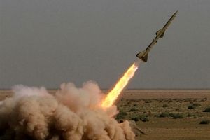 قدر؛ اولین موشک بالستیک ضدکشتی ایران در اختیار انصارالله یمن
