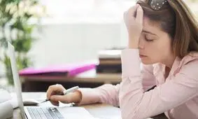 دردسرهای بی خوابی و کم خوابی در محل کار