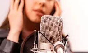 بعد از شبکه 4 نوبت به خوانندگی یک زن در شبکه یک صدا و سیما رسید/ ویدئوی تک خوانی خانمی در تلویزیون بعد از 47 سال