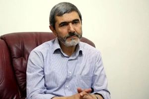 تندروهای متعصب و هیجانی بیش از دیگران نفوذپذیر هستند/ نیروهای اصیل که حاضر به چاپلوسی و رفتارهای ریاکارانه نیستند، کنار گذاشته می‌شوند