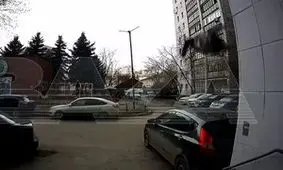 زنده ماندن پیرزن ۸۰ ساله روسی پس از سقوط از طبقه ششم/ ویدئو