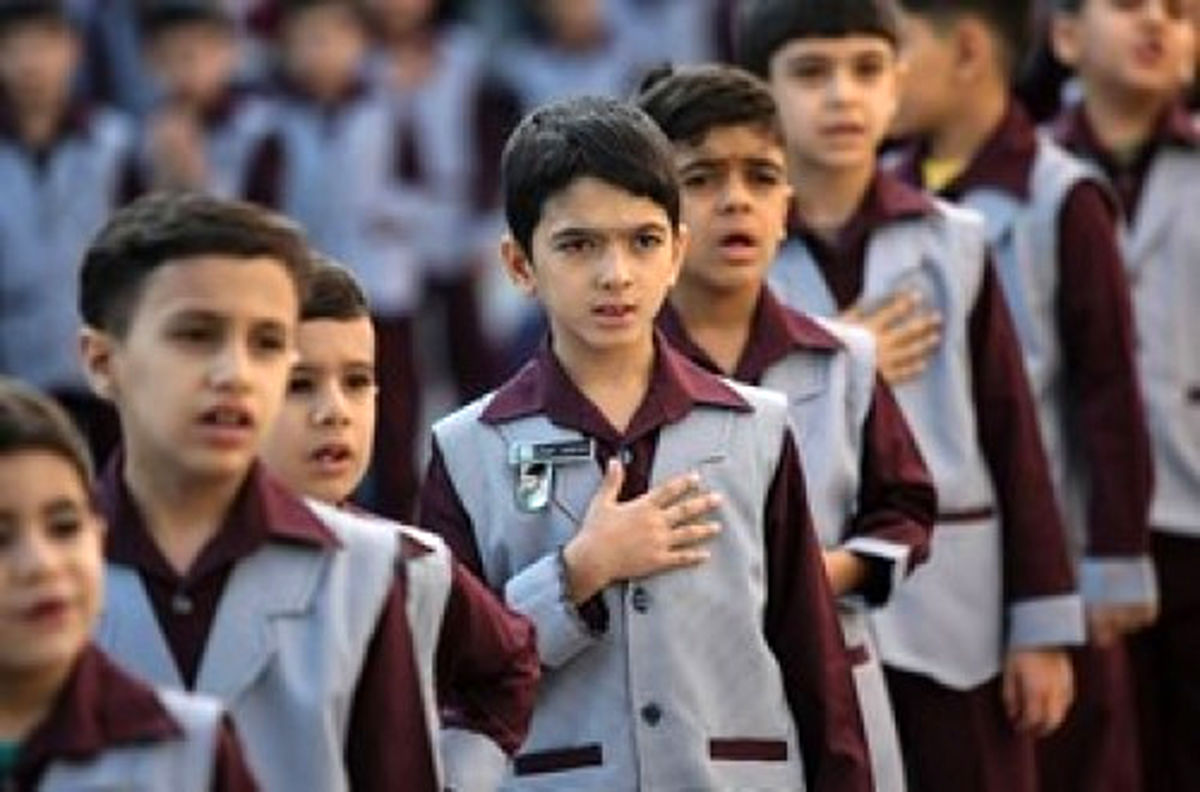 لباس مدارس بر اساس فصل و جغرافیا تغییر میکند