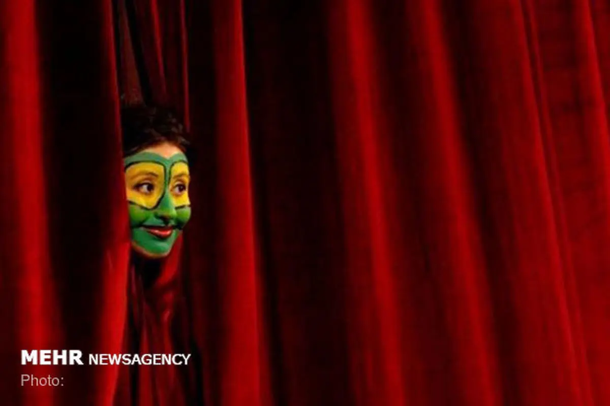 پوستر سی و هفتمین جشنواره بین المللی تئاتر فجر در اروند منتشر شد