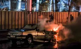 حریق خودرو مهار شد