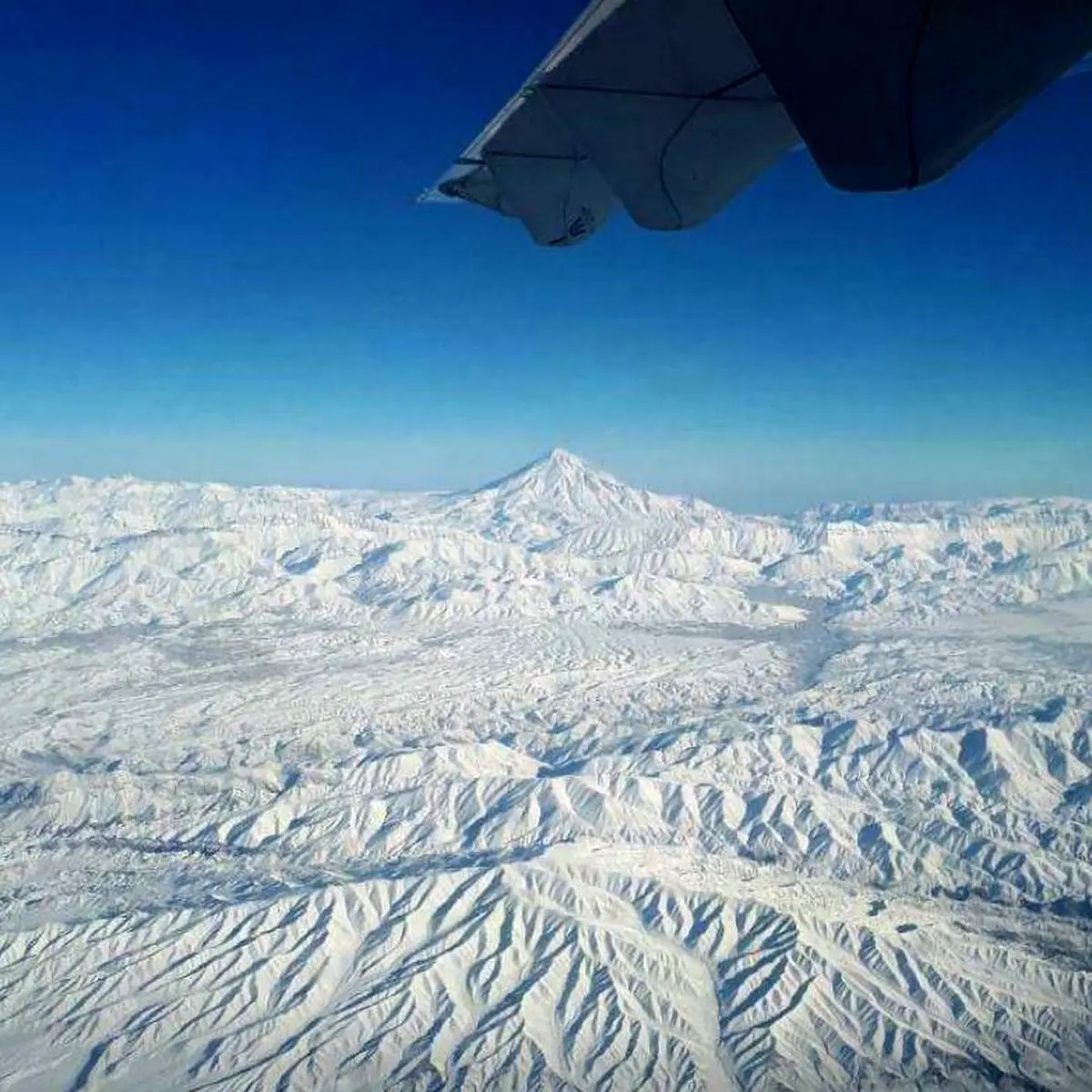 نمایی متفاوت از قله دماوند