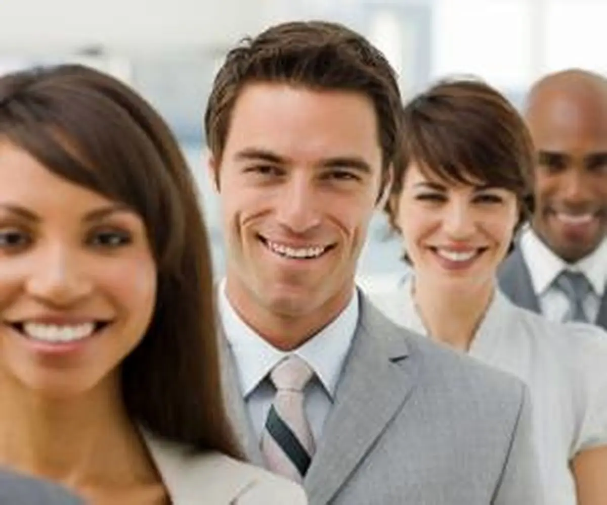 فواید باورنکردنی لبخند زدن در محیط کار