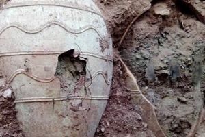 2 خمره سفالی تاریخی در شهرری کشف شد