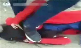 واکنش‌های گسترده کاربران به انتشار فیلم عجیب کتک زدن یک دختر