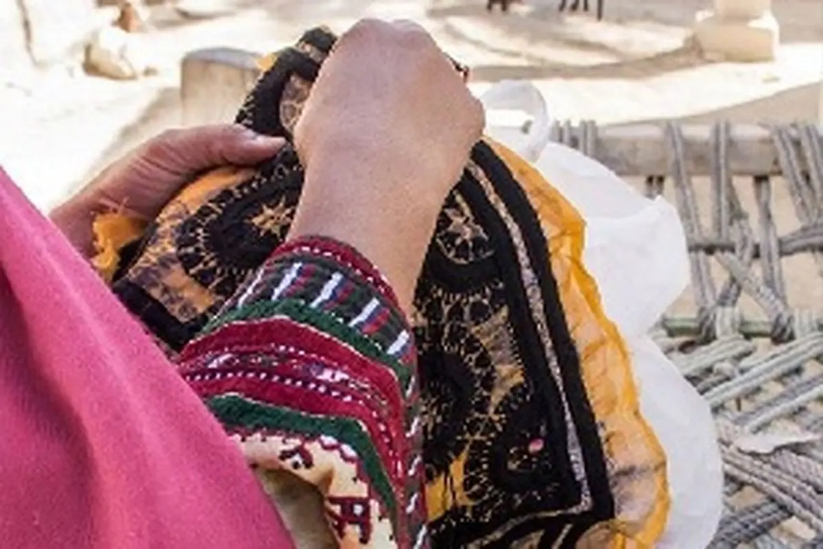 سوزن دوزی بلوچ و روستایی که با این هنر زنده شد