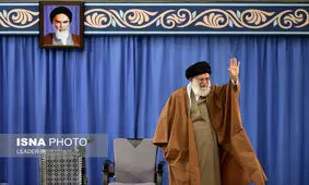 رهبر انقلاب: قم شهر انقلاب است، نگذارید انگیزه‌هایی روحیه انقلابی را کمرنگ شود/ یک عده غرب‌زده در کشور پُز قدرت آمریکا را می‌دهند