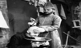 تصویری از آرایشگری در زمان قاجار + عکس