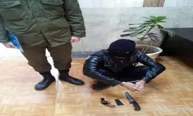 بازداشت سارق مسلح منزل پیرزن حین فرار از محل +عکس