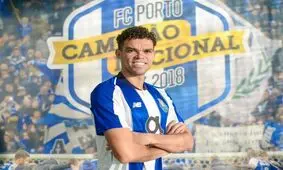 په‌په به طور رسمی به پورتو پیوست