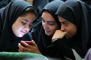 نحوه حفاظت از دختران در فضای مجازی