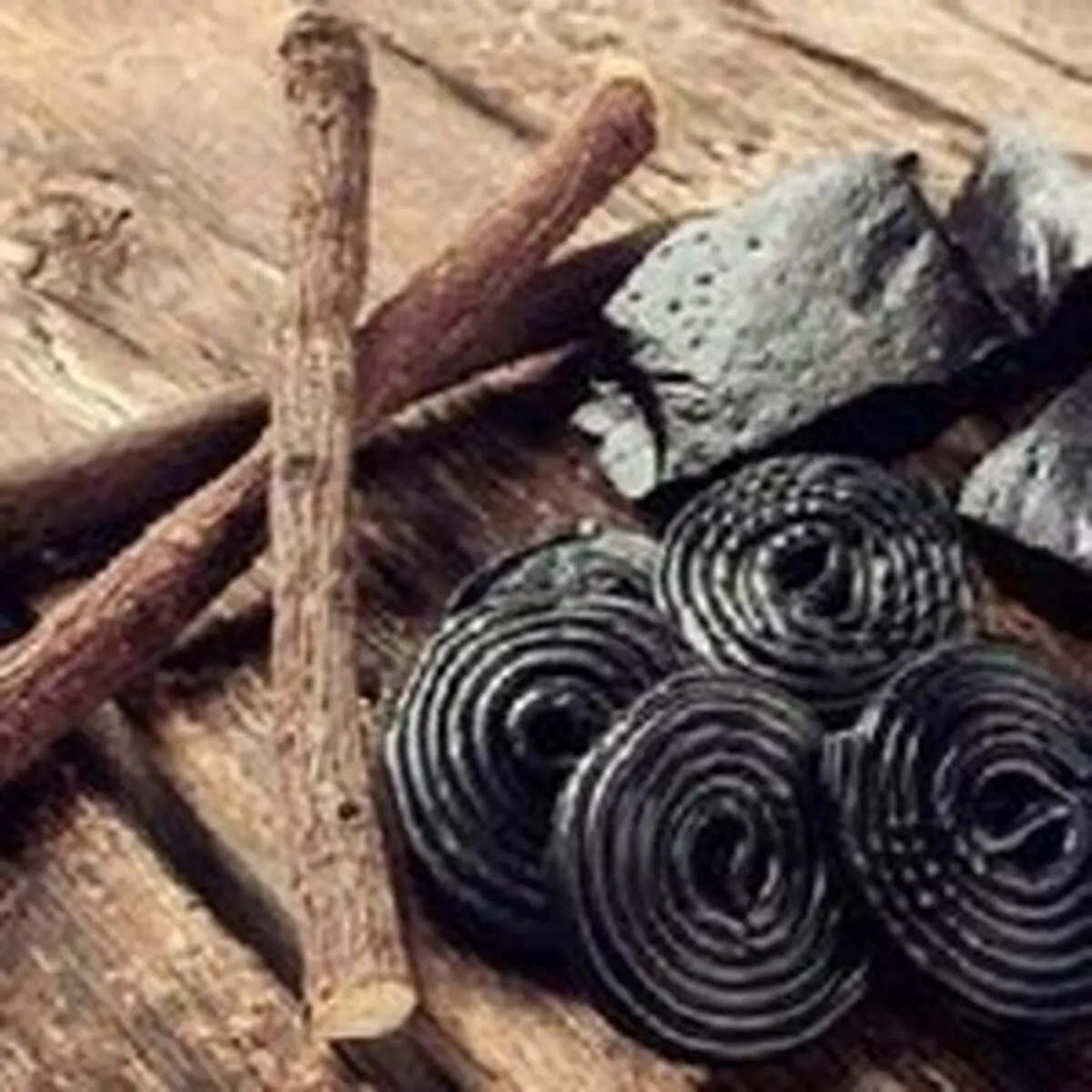 زنان باردار از خوردن شیرین‌بیان پرهیز کنند