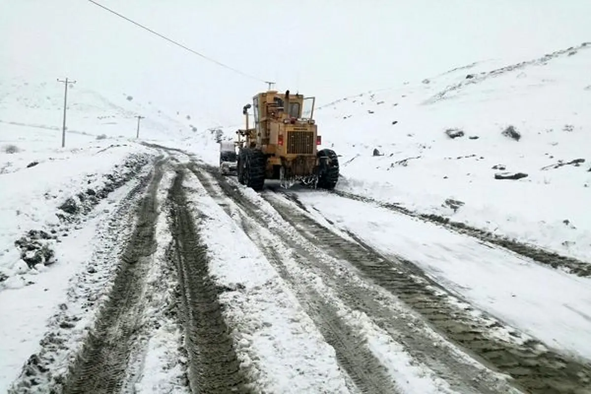 محورهای کوهستانی مازندران برفی است