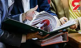 درگیری متهم پرونده اقتصادی با وکیلش در دادگاه انقلاب