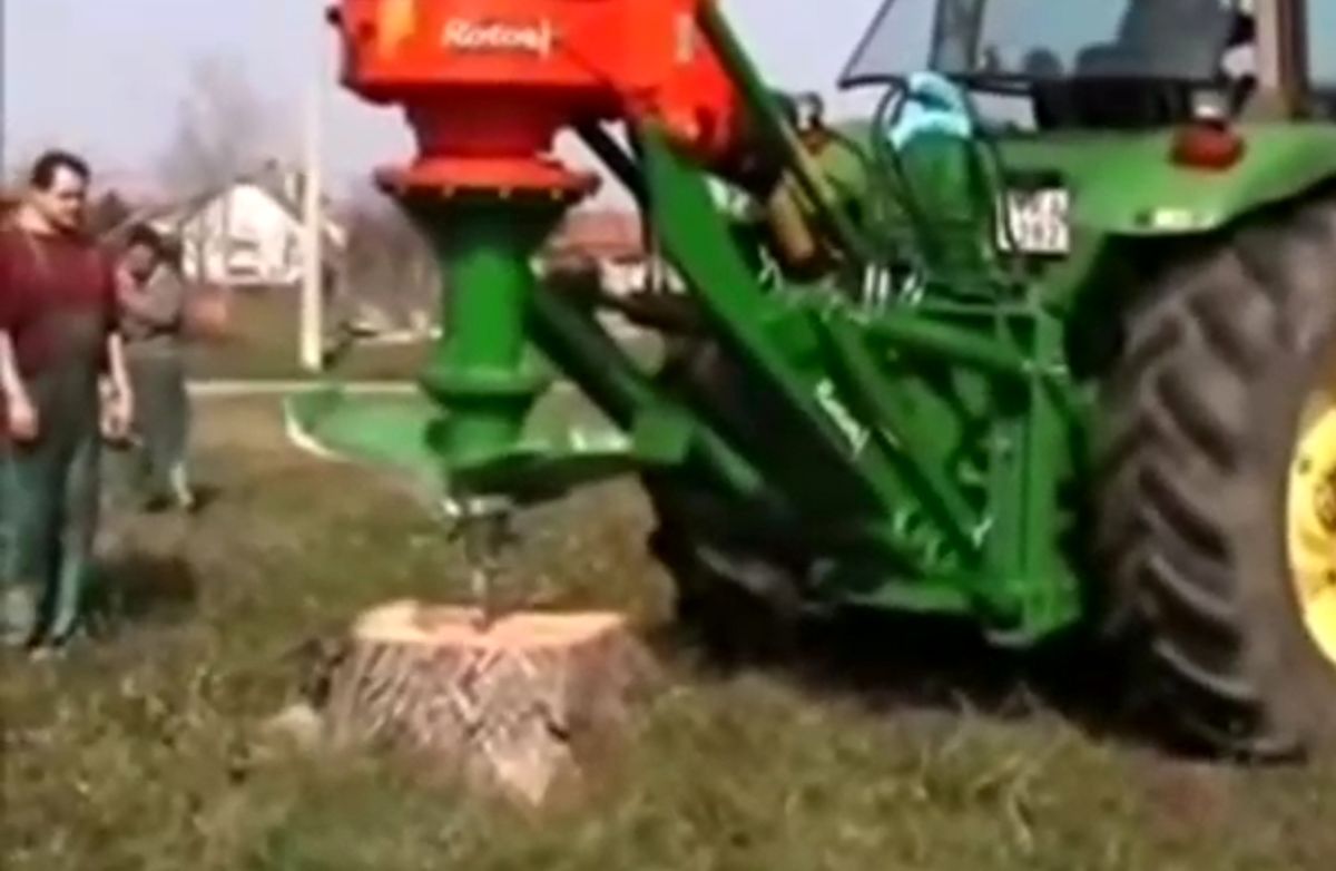 خرد کردن ریشه درخت با دستگاه