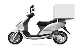 لو رفتن ناخنک زنی پیک موتوری به غذای مشتریان